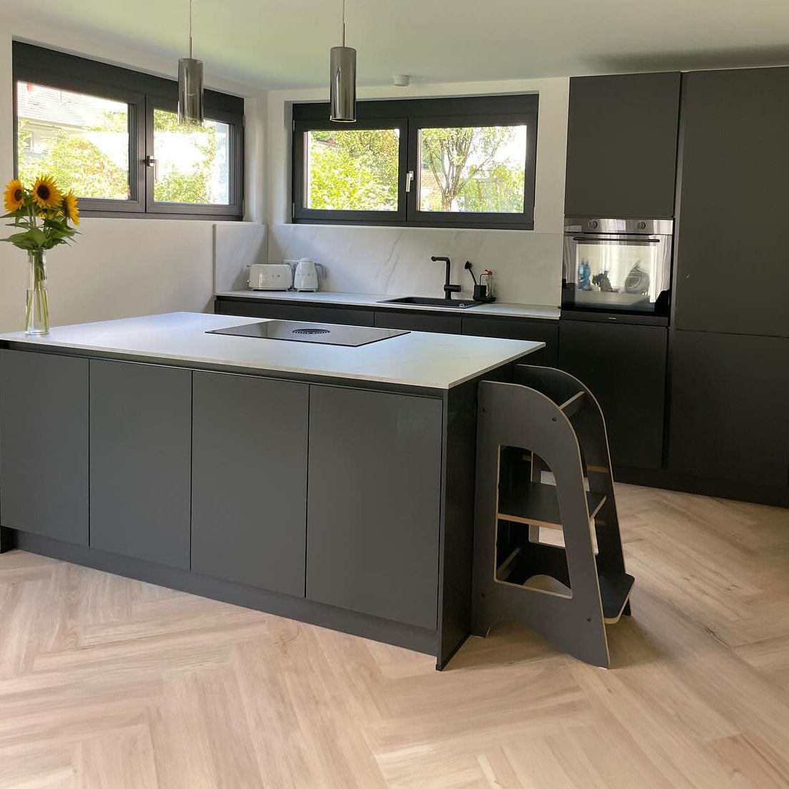 Montessori Lernturm grau höhenverstellbar