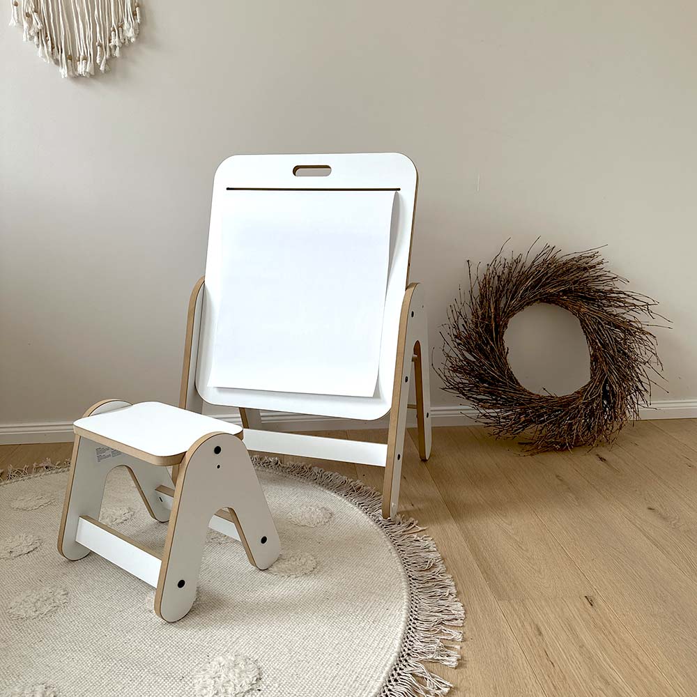 Montessori Maltisch Kinder und Kreativtisch Kinder mit Stuhl