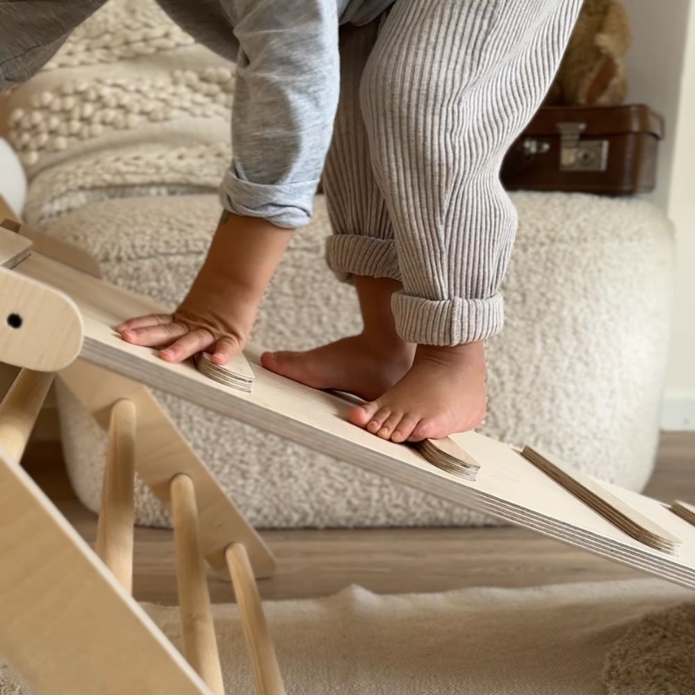 Großes Montessori Kletterdreieck mit Rutsche & Kletterleiter