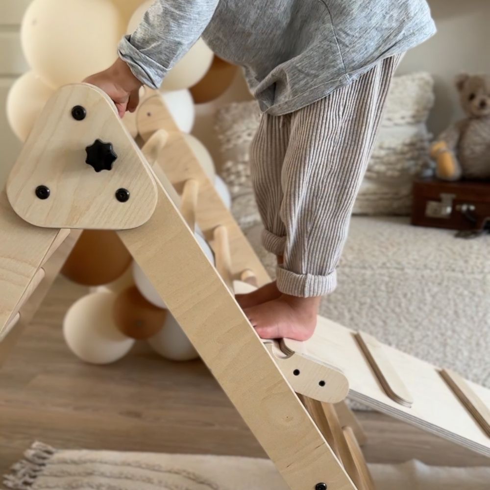 Großes Montessori Kletterdreieck mit Rutsche & Kletterleiter