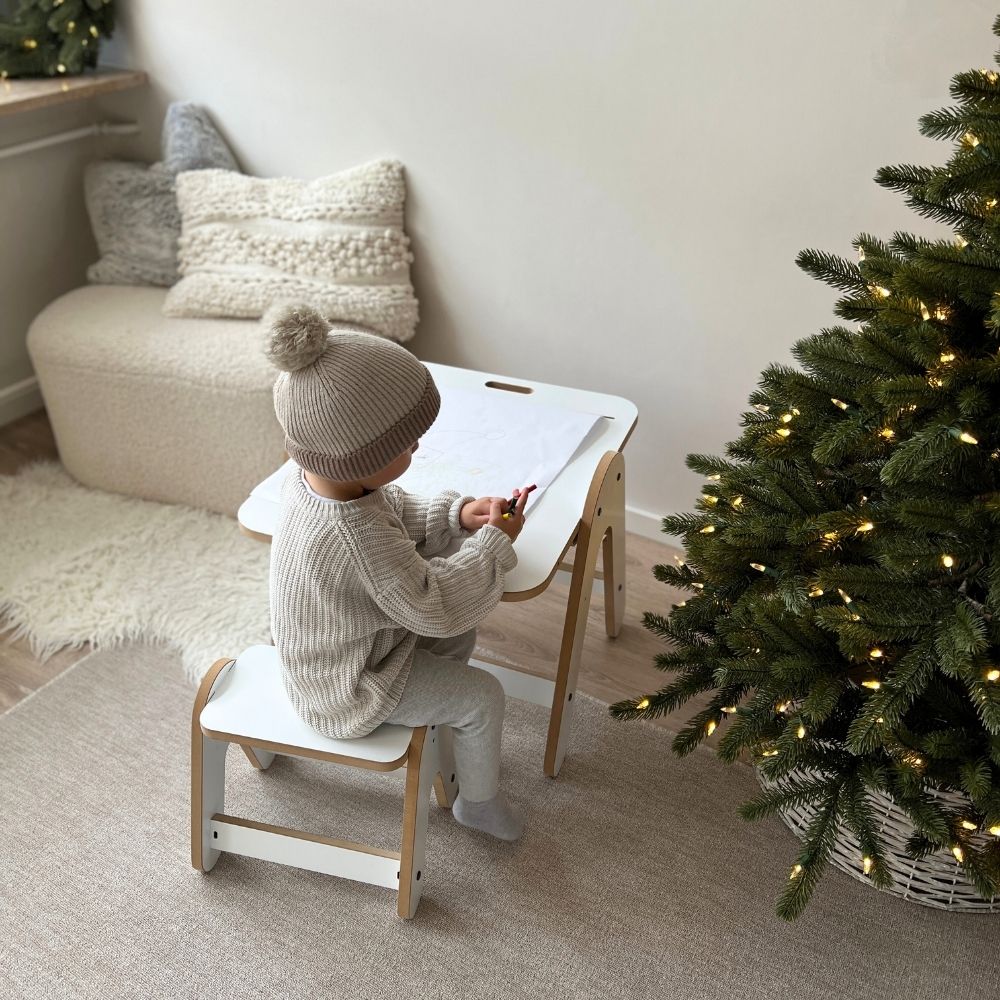 Montessori Maltisch für Kinder inklusive höhenverstellbarem Stuhl | Multifunktionales Mini-Atelier