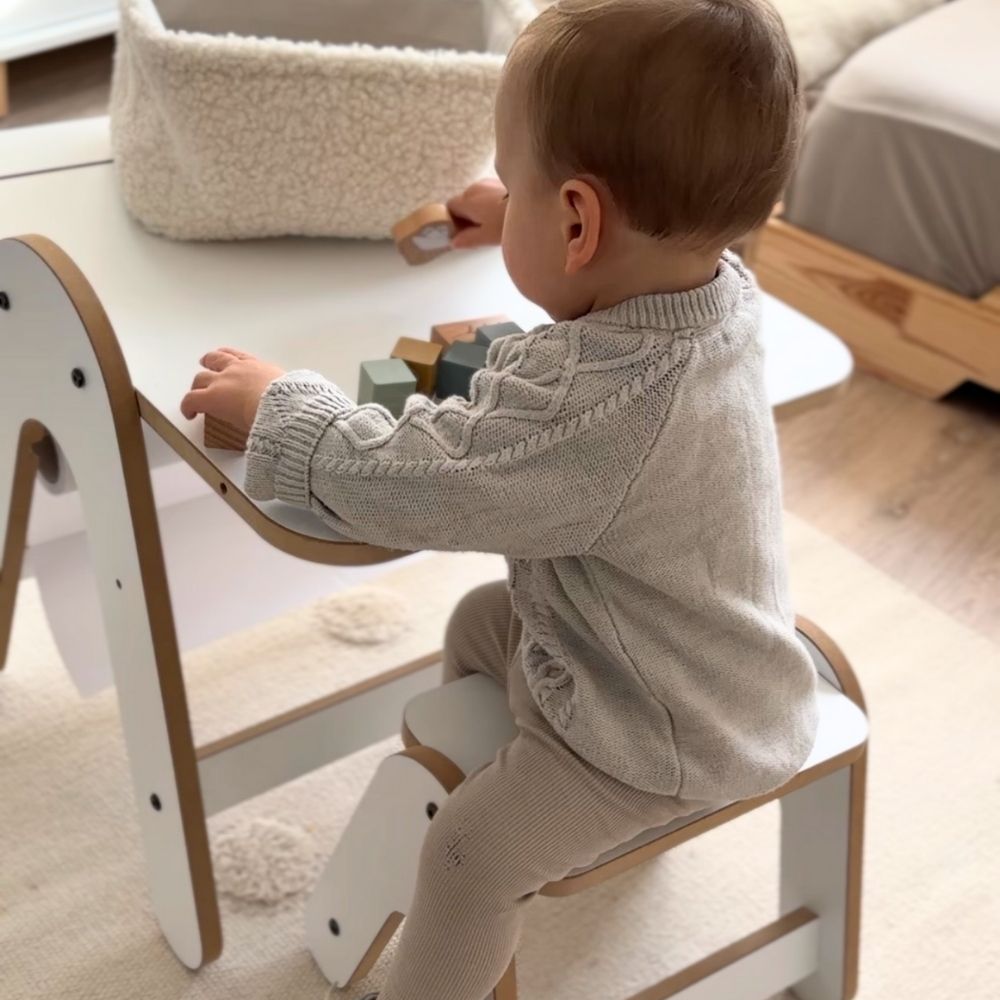 Montessori Maltisch für Kinder inklusive höhenverstellbarem Stuhl | Multifunktionales Mini-Atelier