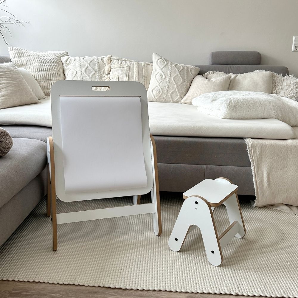 Montessori Maltisch für Kinder inklusive höhenverstellbarem Stuhl | Multifunktionales Mini-Atelier