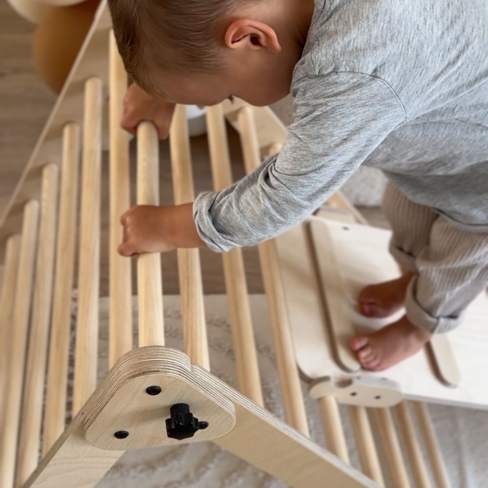 Großes Montessori Kletterdreieck mit Rutsche & Kletterleiter